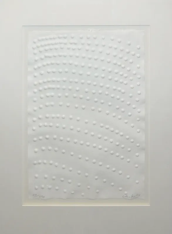 Günther Uecker: Signierter Prägedruck, 2002.
